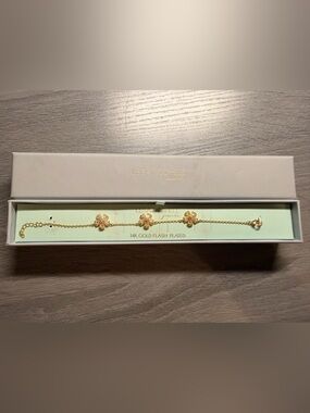 Woman’s Gold Floral Bracelet Brand New